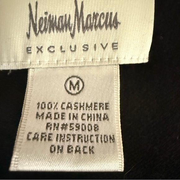 Neiman Marcus Exclusive | Black Cashmere Cardigan with Ribbon Trim | Sz M - Picture 5 of 6